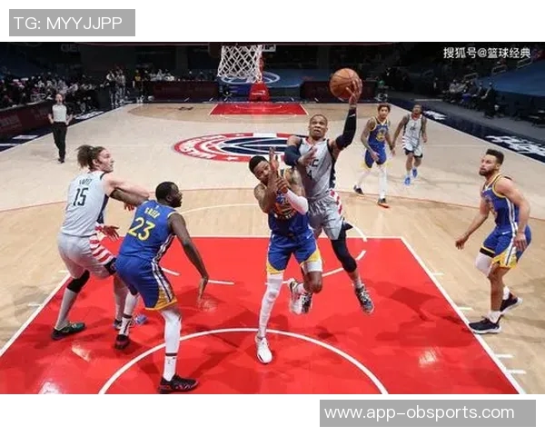 墨菲半场表现平平仅得9分3板5助三分球命中率低迷影响球队效率